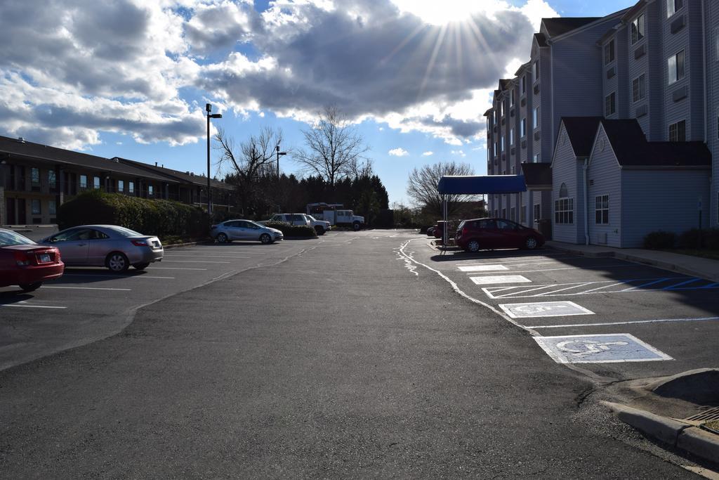 Microtel Inn & Suites By Wyndham Rock Hill/Charlotte Area Exterior foto